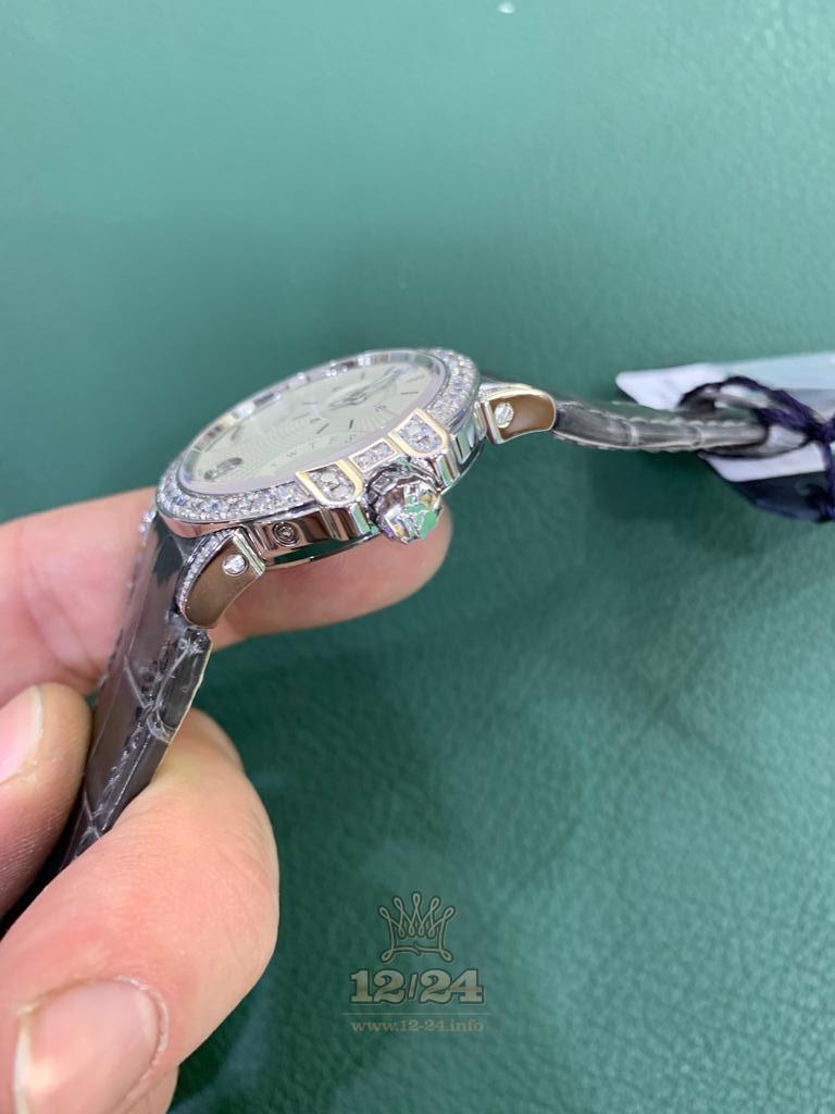 Harry Winston The Ocean Collection
